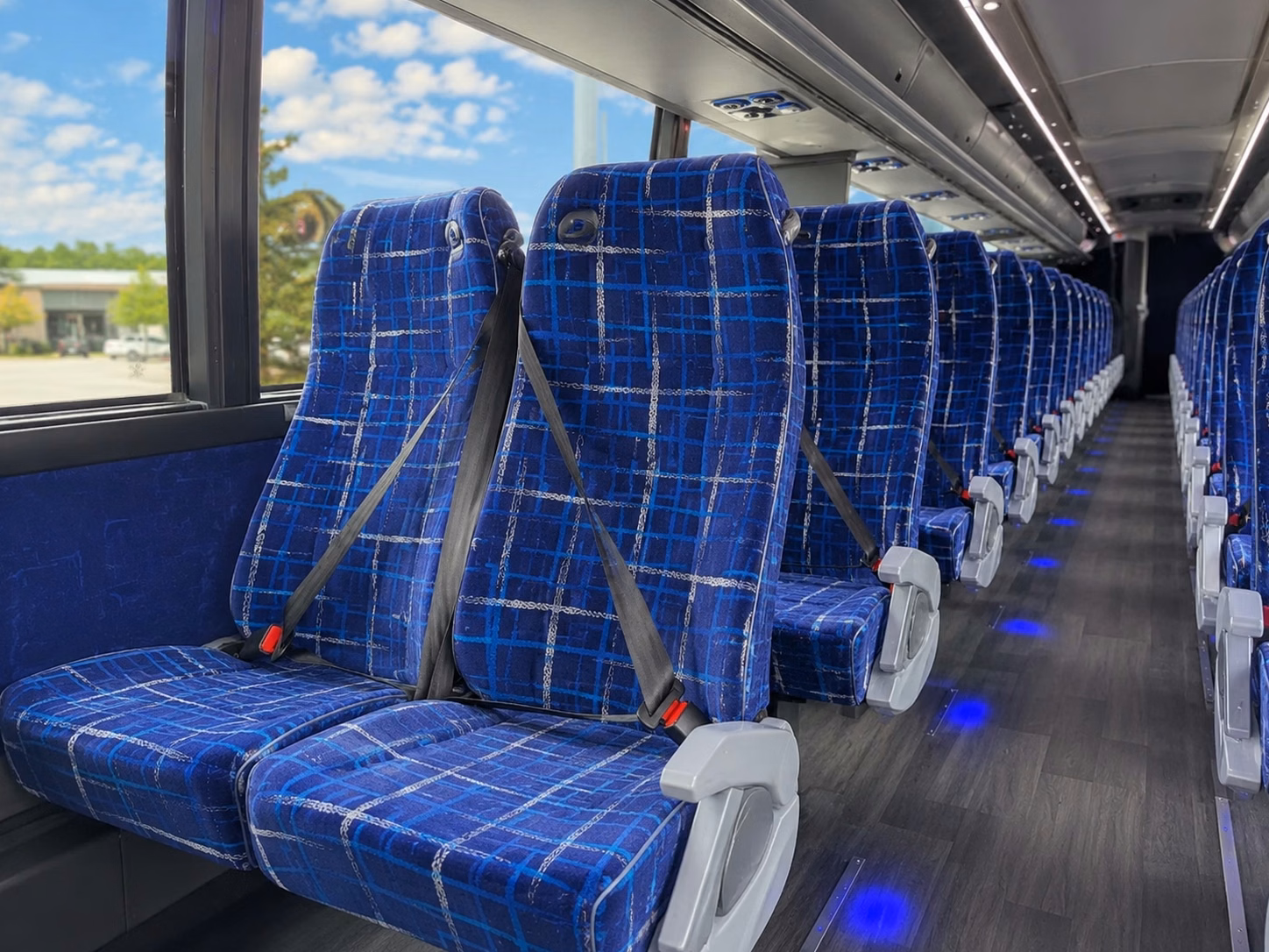 charter bus rentals for science and nature field trips along the mississippi corridor
