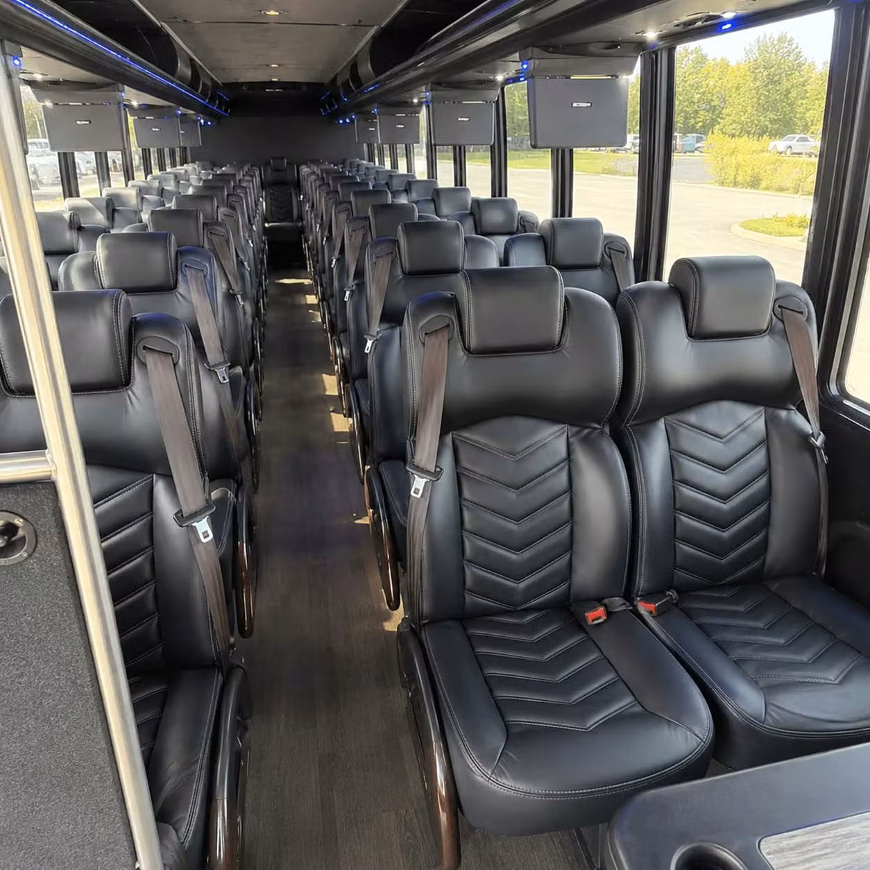 dubuque 30 passenger minibus rental