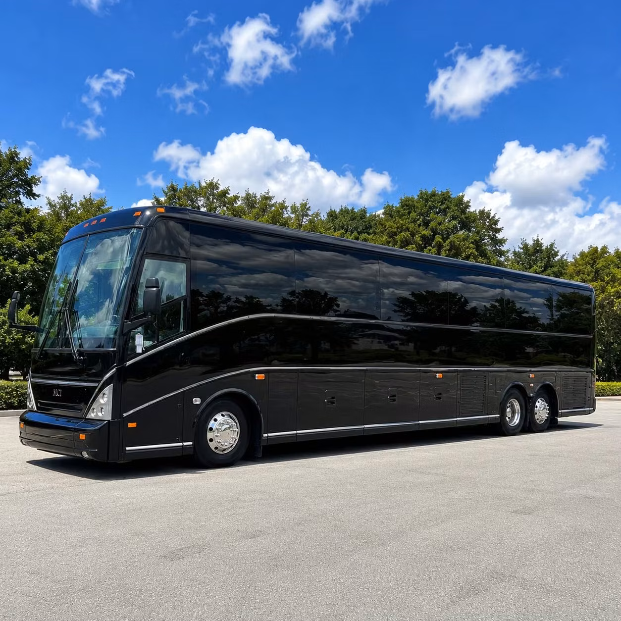 dubuque wedding shuttle bus rentals that keep your guests on schedule