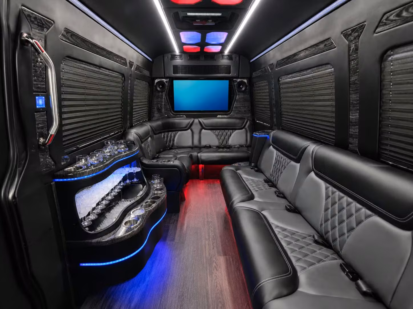 school field trip bus rentals in dubuque iowa