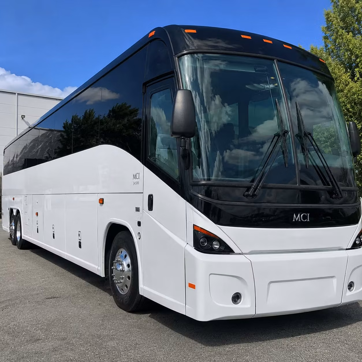 shift change and manufacturing crew transportation in dubuque iowa