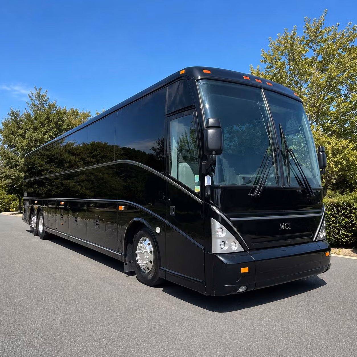 sporting event bus rentals for dubuque fans and teams